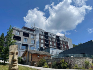 PEAKTURE HOTEL BALVANYOS