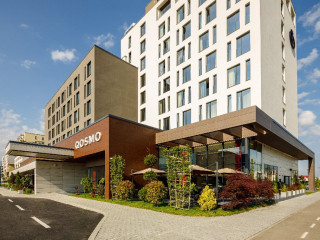 Hotel Qosmo