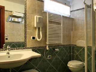 VILLA OMBROSA (Turism Seniori)