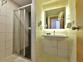 Hotel Oxford InnSuites