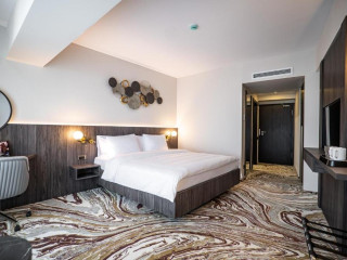 Ramada by Wyndham ( Otopeni)