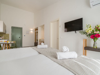 Lotus Hotel Apartments (K)