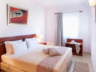 Tomato Beach (Skiathos Town)