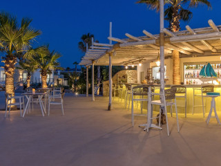 White Pearls Luxury Suites 