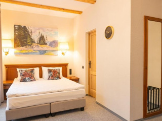 Epic Rooms