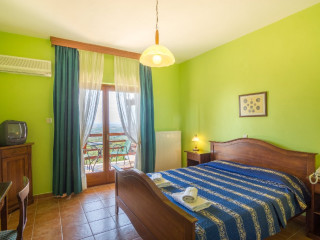 Roxani Country House