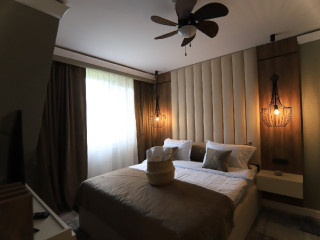 HOLIDAY INN EXPRESS SAFA PARK