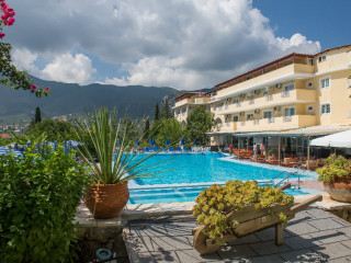 Koukounaria Hotel and Suites (CR)