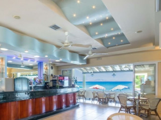 Rossis Hotel