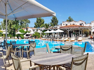 Pasiphae Hotel
