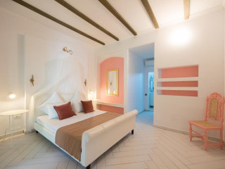 RIAD ADORE