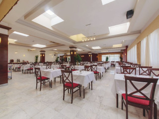 Montenegro Beach Resort (R)