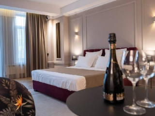 Alnis Boutique Adults Only CM