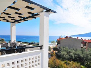 Arsenis Studios Apartments