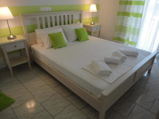 Myrto (Vrachos-Loutsa)(F)