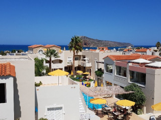Toxo Hotel and Apartments (K)