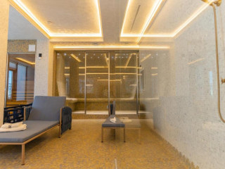 W Regal Boutique and Spa