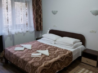 Pensiunea Iasmina si Vanatorul