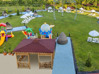 GLAMOUR RESORT AND SPA.