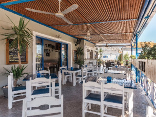 Parthenon Studio Apartments, Anaxos