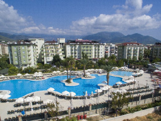 Green Garden Residence Suites
