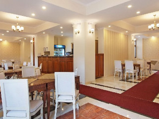 HOTEL MOLDAVIA