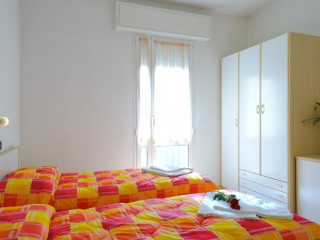 Petrarca (Marina Centro)