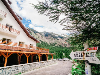 HOTEL CABANA BALEA CASCADA.