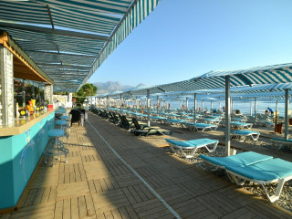 L'Ancora Beach Hotel