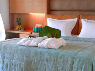 Minoa Palace Resort  Spa (C)