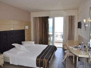 Blue Dream Palace Hotel (Tripiti)