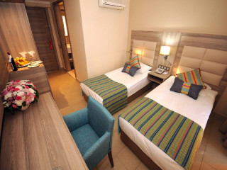 INSULA RESORT AND SPA