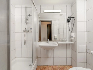 . Corp Olt - Complex Balnear Cozia