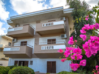 Elpida Apartments