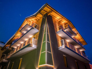 HOTEL RAVELLI LODGES