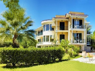 Adani Hotel (Tsoukalades)