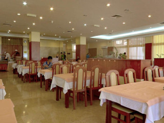 Hotel Zagreb (Karlobag)