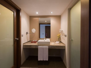 Arum Barut Collection