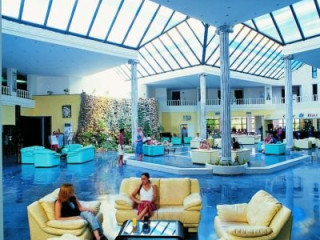 THE HOLIDAY RESORT HOTEL 