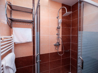 HOTEL TISA.