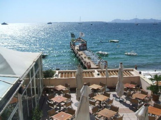 GARDEN BEACH