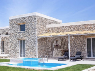 CAVO MARIS BEACH HOTEL