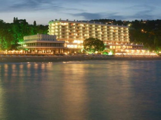 PALACE HOTEL