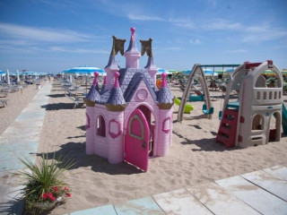 BRITANNIA (Marina Centro)