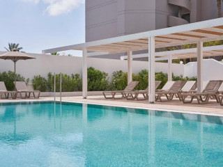 Epsilon Hotel Apartments 