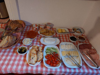 PENSIUNE CASA BACIU.