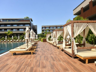 JACARANDA LUXURY RESORT