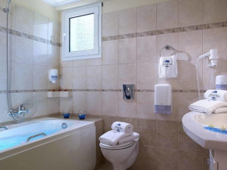 Avantis Suites (Eretria)