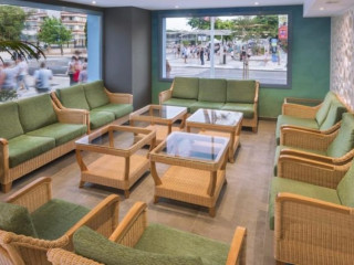 Alhambra Hotel (Santa Susanna) 