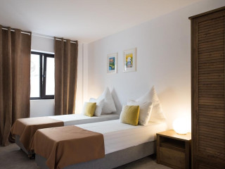 RIAD ADORE